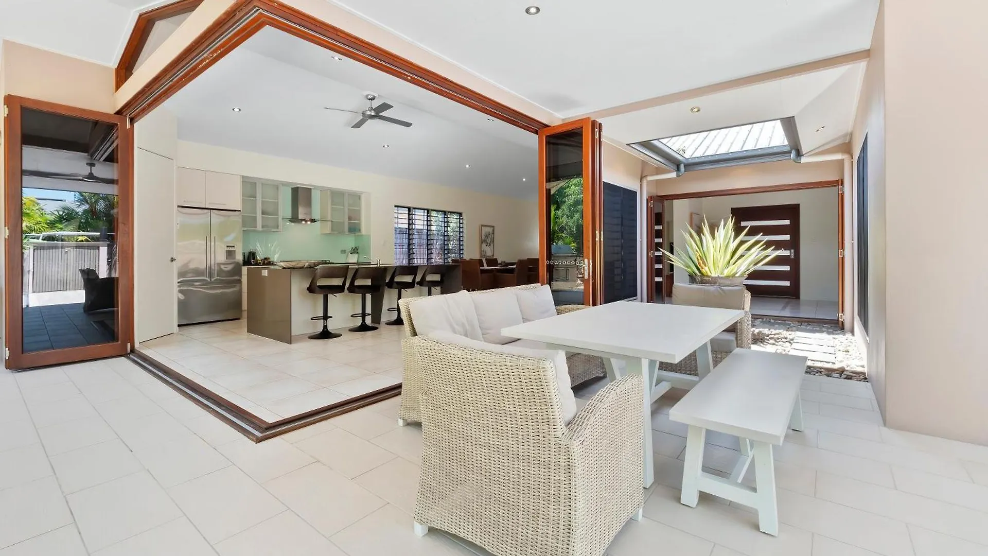 Aurelia 3 Bedroom Holiday Home Palm Cove