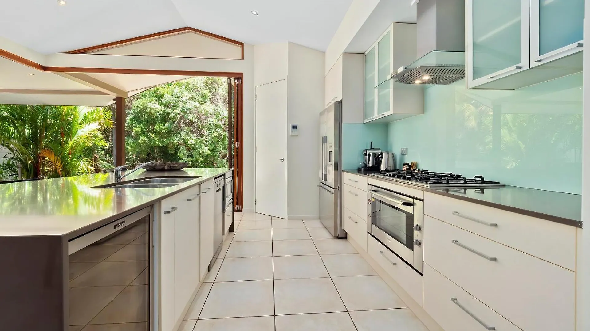 Aurelia 3 Bedroom Holiday Home Palm Cove